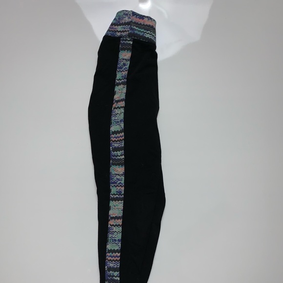 Black Cotton Leggings w/ Pattern - Picture 3 of 4